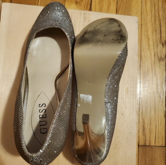 Silver heels - Picture 2 of 2